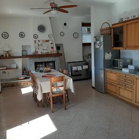 Betty's Balcony, Wonderful View דירה סן סירו